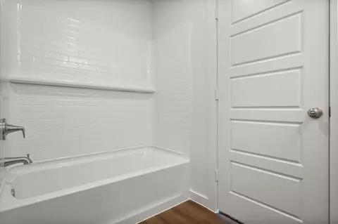 Bath - 5543 Smith St, Lubbock, TX 79416 photo 2 of 4