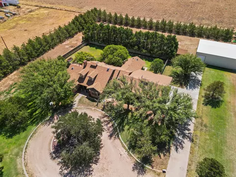 1183 Monaco Rd, Levelland, TX 79336
