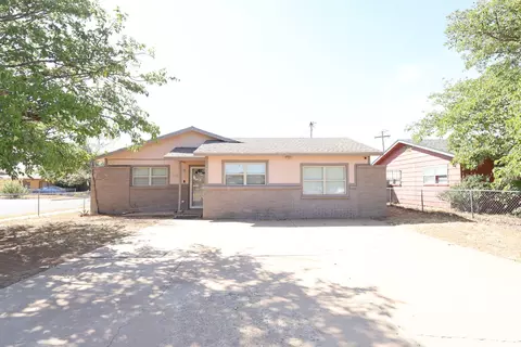 1724 E 2nd Pl, Lubbock, TX 79403