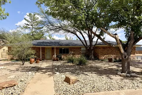 2041 Rice Dr, Levelland, TX 79336