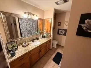 Bath - 1115 Jefferson Dr, Plainview, TX 79072 photo 1 of 2