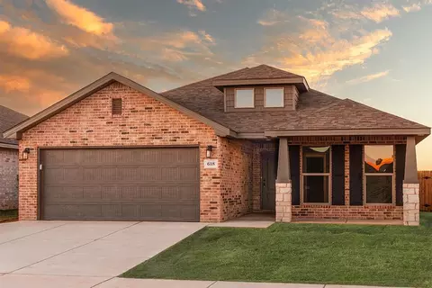 906 E 34th St, Wolfforth, TX 79382