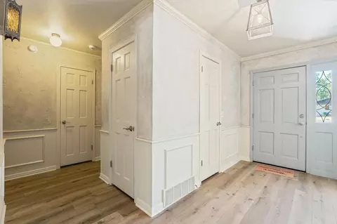 Entry Way - 822 Itasca St, Plainview, TX 79072 photo 3 of 7