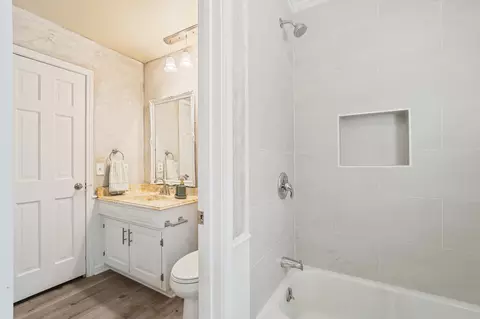 Bath - 822 Itasca St, Plainview, TX 79072 photo 6 of 9