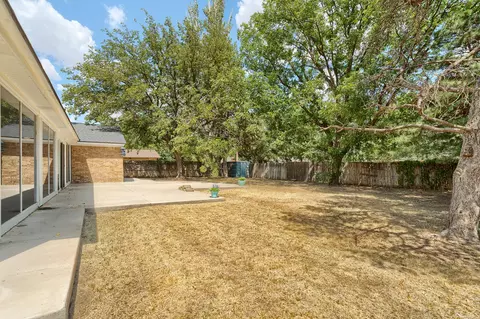 Exterior - 822 Itasca St, Plainview, TX 79072 photo 7 of 13