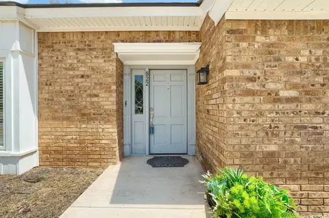 Entry Way - 822 Itasca St, Plainview, TX 79072 photo 1 of 7