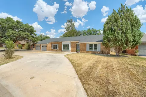 Exterior - 822 Itasca St, Plainview, TX 79072 photo 3 of 13