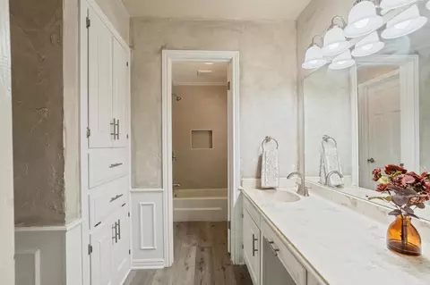 Bath - 822 Itasca St, Plainview, TX 79072 photo 8 of 9