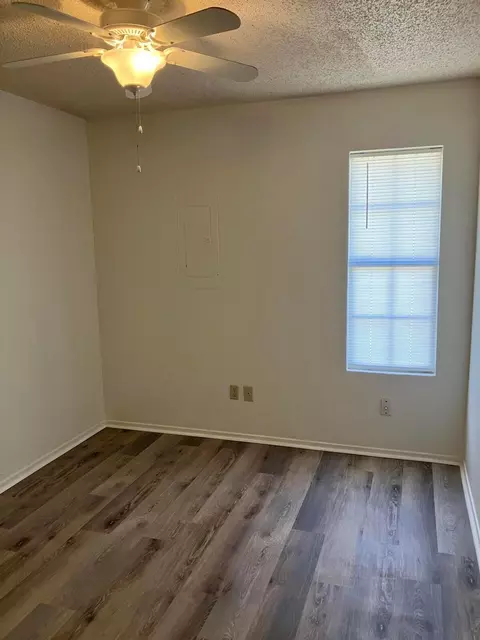 Bedroom - 2903 Mesa Dr, Plainview, TX 79072 photo 3 of 3