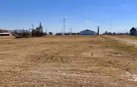 600 Avenue G, Ralls, TX 79357