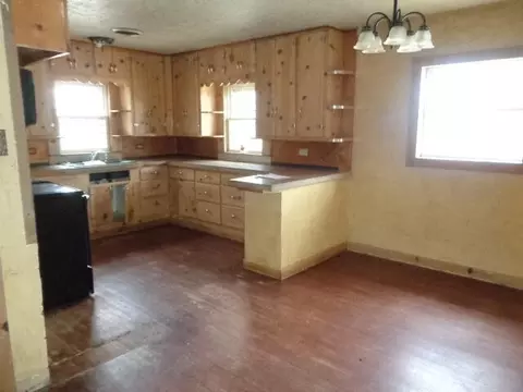 Kitchen - 1015 Raleigh St, Plainview, TX 79072 photo 1 of 2