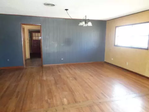 Living - 1015 Raleigh St, Plainview, TX 79072 photo 2 of 2