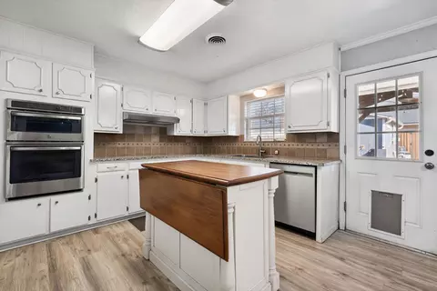 Kitchen - 3402 68th Dr, Lubbock, TX 79413 photo 3 of 4