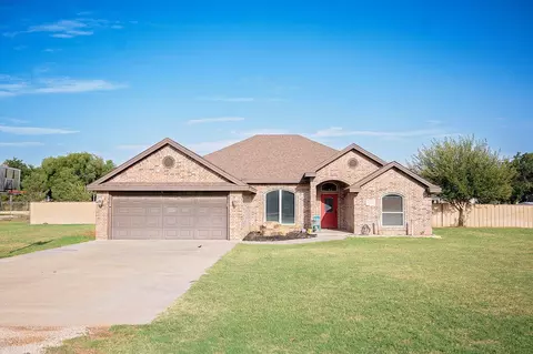 2911 Quail Ridge Rd, Denver City, TX 79323