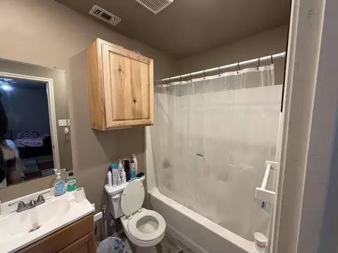 Bath - 3608 E 3rd Pl, Lubbock, TX 79403 photo 2 of 2
