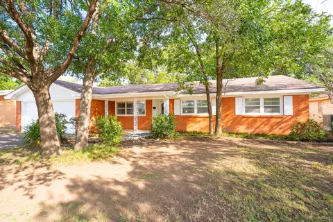 Exterior - 4414 28th St, Lubbock, TX 79410 photo 4 of 4