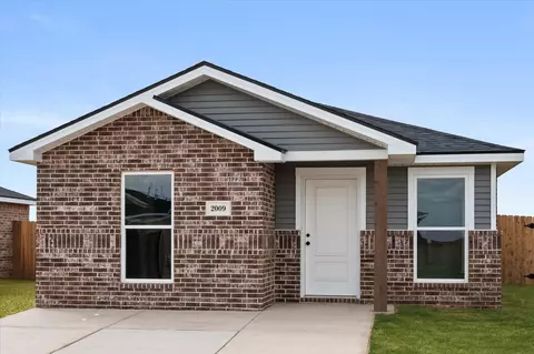 2009 Tractor Ave, Wolfforth, TX 79382