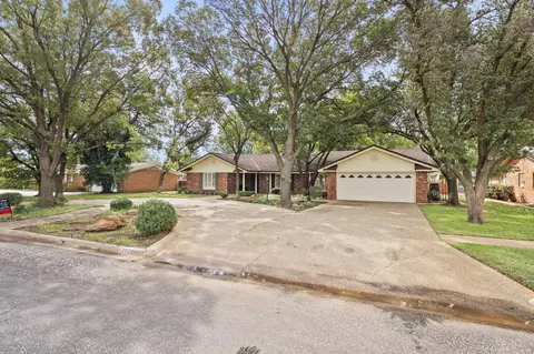 1202 E Tate St, Brownfield, TX 79316