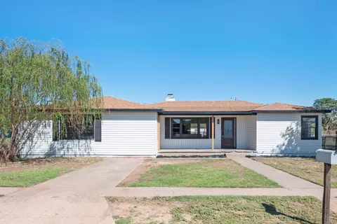 712 15th St, Abernathy, TX 79311