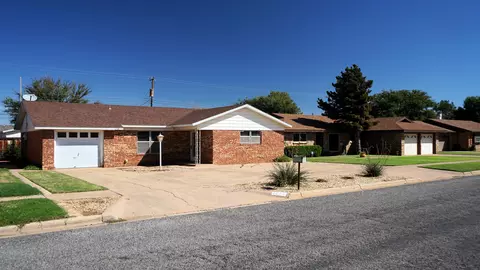 1221 W 14th St, Littlefield, TX 79339