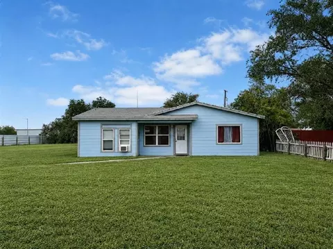 605 W 1st St, Littlefield, TX 79339