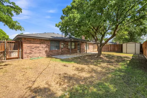 Exterior - 1003 Cedar Ave, Idalou, TX 79329 photo 4 of 5