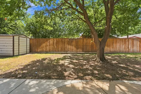 Exterior - 1003 Cedar Ave, Idalou, TX 79329 photo 3 of 5