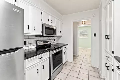 Kitchen - 1003 Cedar Ave, Idalou, TX 79329 photo 4 of 4