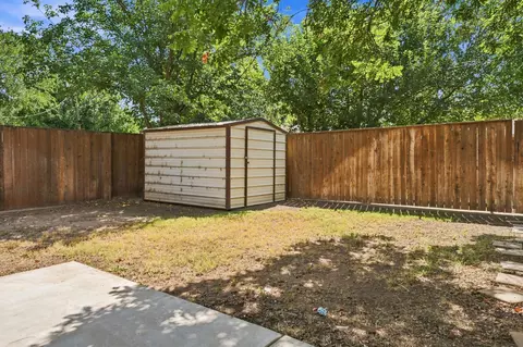 Exterior - 1003 Cedar Ave, Idalou, TX 79329 photo 5 of 5