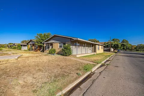 2402 46th St, Lubbock, TX 79412