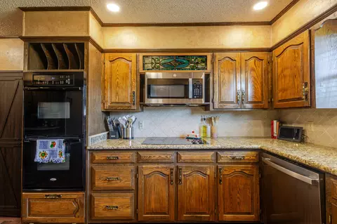 Kitchen - 1311 Itasca St, Plainview, TX 79072 photo 2 of 4
