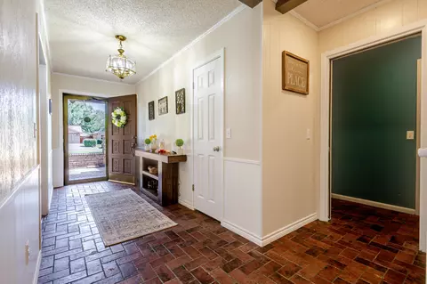 Entry Way - 1311 Itasca St, Plainview, TX 79072 photo 3 of 8