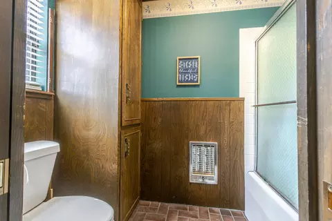 Bath - 1311 Itasca St, Plainview, TX 79072 photo 6 of 6