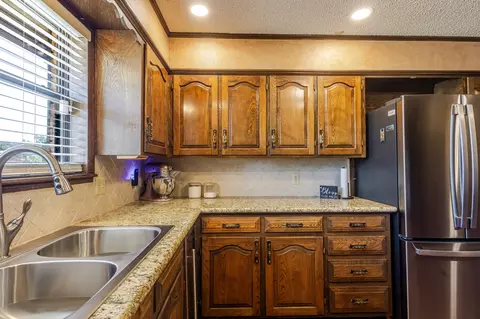 Kitchen - 1311 Itasca St, Plainview, TX 79072 photo 3 of 4