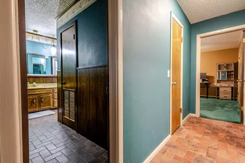 Entry Way - 1311 Itasca St, Plainview, TX 79072 photo 7 of 8