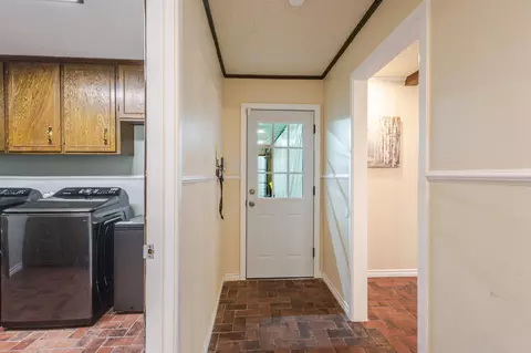 Entry Way - 1311 Itasca St, Plainview, TX 79072 photo 5 of 8