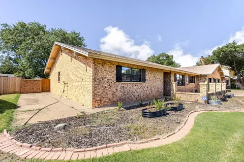 Exterior - 1311 Itasca St, Plainview, TX 79072 photo 3 of 11