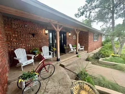 Exterior - 1213 Dallas St, Plainview, TX 79072 photo 4 of 17
