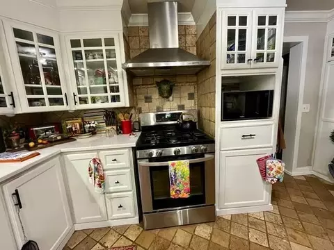 Kitchen - 1213 Dallas St, Plainview, TX 79072 photo 3 of 5