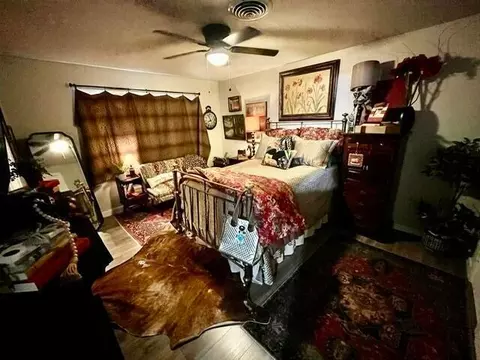 Bedroom - 1213 Dallas St, Plainview, TX 79072 photo 2 of 6
