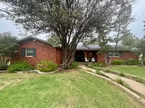 Exterior - 1213 Dallas St, Plainview, TX 79072 photo 2 of 17