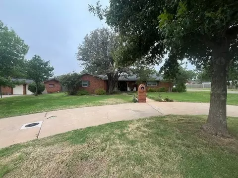 Exterior - 1213 Dallas St, Plainview, TX 79072 photo 6 of 17