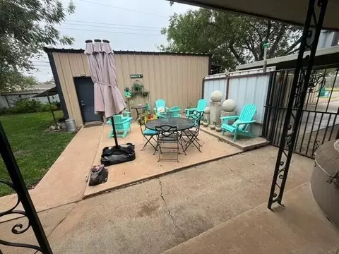Exterior - 1213 Dallas St, Plainview, TX 79072 photo 12 of 17