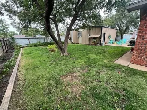 Exterior - 1213 Dallas St, Plainview, TX 79072 photo 14 of 17