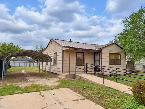 2803 Bates St, Lubbock, TX 79415
