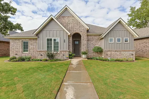 614 Calvin Dr, Wolfforth, TX 79382