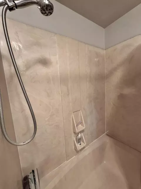 Bath - 1720 Canyon St, Plainview, TX 79072 photo 3 of 3