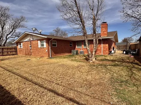 Exterior - 1720 Canyon St, Plainview, TX 79072 photo 10 of 12