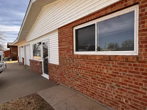 Exterior - 1720 Canyon St, Plainview, TX 79072 photo 8 of 12