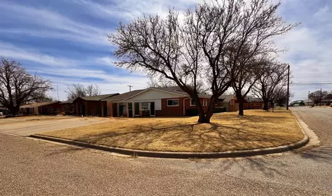 Exterior - 1720 Canyon St, Plainview, TX 79072 photo 5 of 12